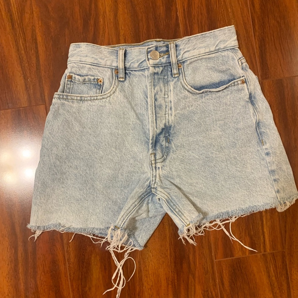 Women’s Jean shorts light wash